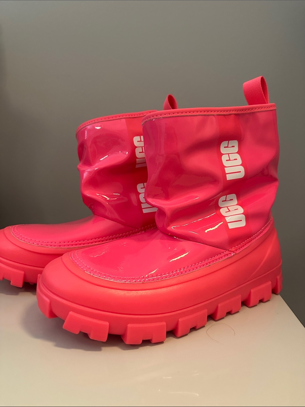 NWT UGG Neon Pink Chunky Lug Rain Boots